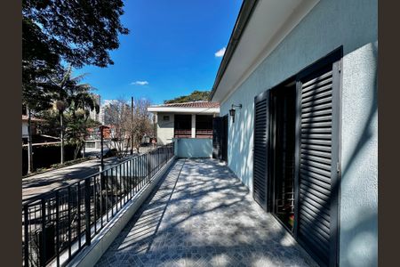 Casa à venda com 250m², 3 quartos e 2 vagas Casa à venda com 250m², 3 quartos e 2 vagasSacada Quarto 2 e 3