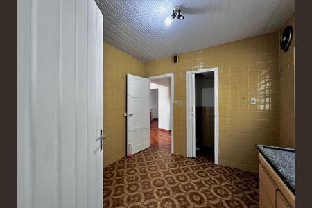 Casa à venda com 250m², 3 quartos e 2 vagas Casa à venda com 250m², 3 quartos e 2 vagasCozinha