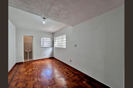Casa à venda com 250m², 3 quartos e 2 vagas Casa à venda com 250m², 3 quartos e 2 vagasSala