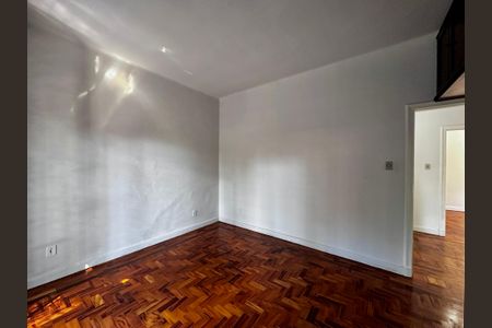 Casa à venda com 250m², 3 quartos e 2 vagas Casa à venda com 250m², 3 quartos e 2 vagasQuarto 2