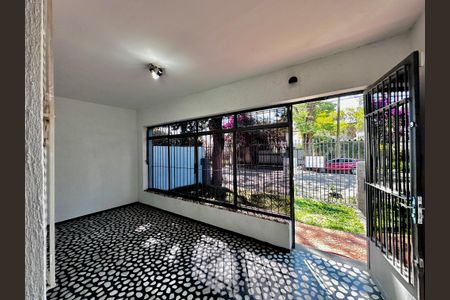 Casa à venda com 250m², 3 quartos e 2 vagas Casa à venda com 250m², 3 quartos e 2 vagasVaranda Sala