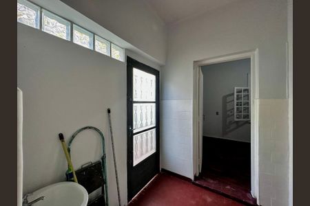 Casa à venda com 250m², 3 quartos e 2 vagas Casa à venda com 250m², 3 quartos e 2 vagasÁrea de Serviço