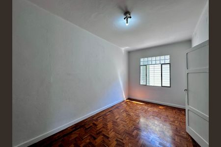 Casa à venda com 250m², 3 quartos e 2 vagas Casa à venda com 250m², 3 quartos e 2 vagasQuarto 1