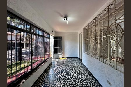 Casa à venda com 250m², 3 quartos e 2 vagas Casa à venda com 250m², 3 quartos e 2 vagasVaranda Sala