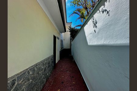 Casa à venda com 250m², 3 quartos e 2 vagas Casa à venda com 250m², 3 quartos e 2 vagasQuintal