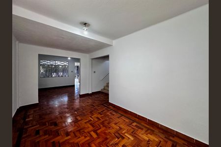 Casa à venda com 250m², 3 quartos e 2 vagas Casa à venda com 250m², 3 quartos e 2 vagasSala