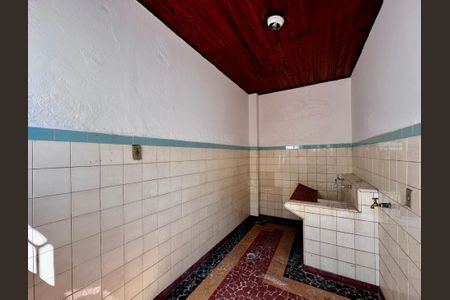 Casa à venda com 250m², 3 quartos e 2 vagas Casa à venda com 250m², 3 quartos e 2 vagasÁrea de Serviço