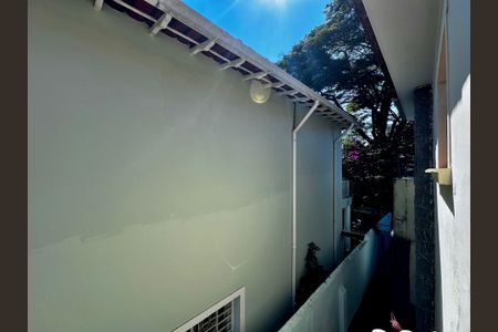 Casa à venda com 250m², 3 quartos e 2 vagas Casa à venda com 250m², 3 quartos e 2 vagasVista Quarto 1