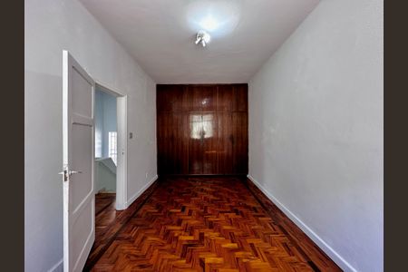 Casa à venda com 250m², 3 quartos e 2 vagas Casa à venda com 250m², 3 quartos e 2 vagasQuarto 1