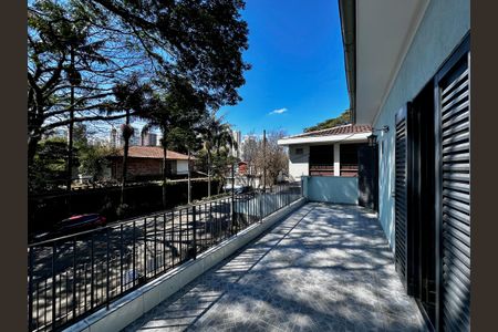 Casa à venda com 250m², 3 quartos e 2 vagas Casa à venda com 250m², 3 quartos e 2 vagasSacada Quarto 2 e 3