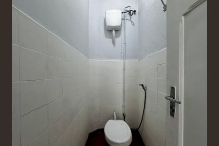 Casa à venda com 250m², 3 quartos e 2 vagas Casa à venda com 250m², 3 quartos e 2 vagasBanheiro de Serviço