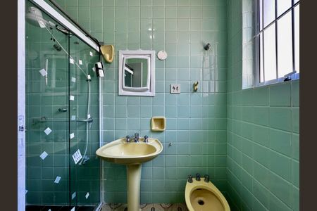 Casa à venda com 250m², 3 quartos e 2 vagas Casa à venda com 250m², 3 quartos e 2 vagasBanheiro