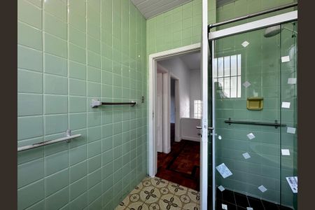 Casa à venda com 250m², 3 quartos e 2 vagas Casa à venda com 250m², 3 quartos e 2 vagasBanheiro