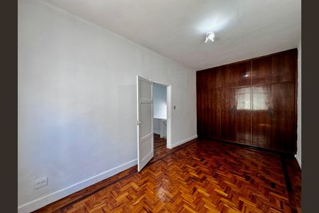 Casa à venda com 250m², 3 quartos e 2 vagas Casa à venda com 250m², 3 quartos e 2 vagasQuarto 1