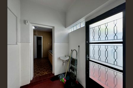 Casa à venda com 250m², 3 quartos e 2 vagas Casa à venda com 250m², 3 quartos e 2 vagasÁrea de Serviço