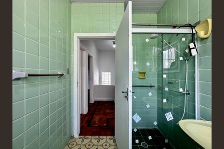 Casa à venda com 250m², 3 quartos e 2 vagas Casa à venda com 250m², 3 quartos e 2 vagasBanheiro