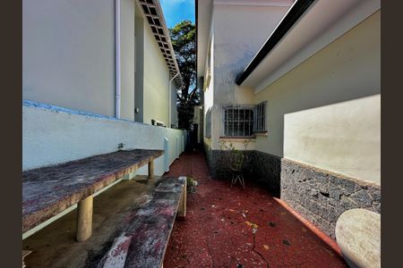 Casa à venda com 250m², 3 quartos e 2 vagas Casa à venda com 250m², 3 quartos e 2 vagasQuintal