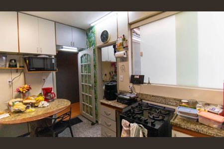 Apartamento à venda com 150m², 4 quartos e 1 vaga Apartamento à venda com 150m², 4 quartos e 1 vagaCozinha