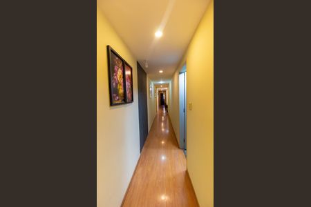 Apartamento à venda com 150m², 4 quartos e 1 vaga Apartamento à venda com 150m², 4 quartos e 1 vagaCorredor