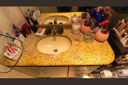 Apartamento à venda com 150m², 4 quartos e 1 vaga Apartamento à venda com 150m², 4 quartos e 1 vagaBanheiro/Suite