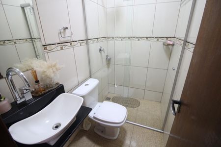 Casa à venda com 530m², 4 quartos e 4 vagasBanheiro