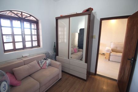 Casa à venda com 530m², 4 quartos e 4 vagasQuarto 2