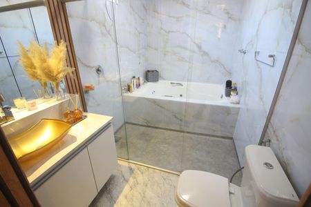 Casa à venda com 530m², 4 quartos e 4 vagasBanheiro do Quarto 3