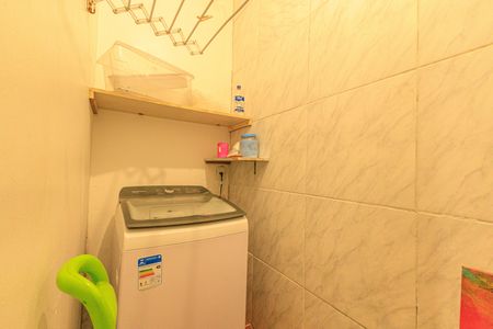 Casa à venda com 200m², 4 quartos e 1 vagaÁrea de Serviço