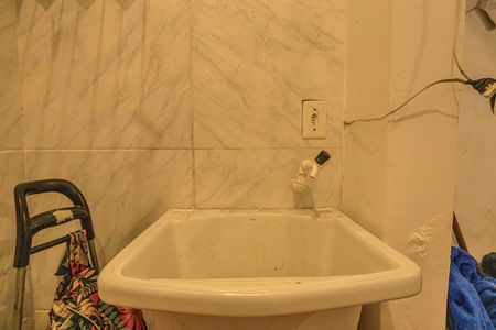 Casa à venda com 200m², 4 quartos e 1 vagaÁrea de Serviço