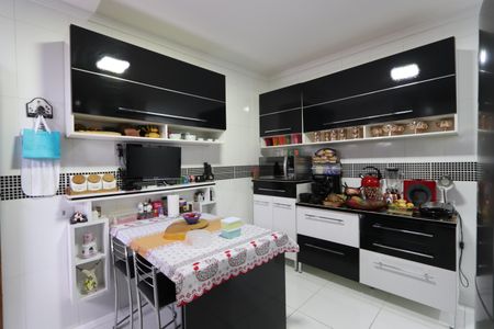 Casa à venda com 130m², 3 quartos e 2 vagasCozinha