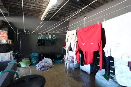 Casa à venda com 130m², 3 quartos e 2 vagasLavanderia