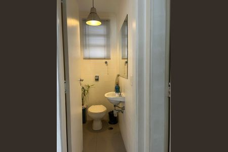 Apartamento à venda com 92m², 2 quartos e 1 vaga Apartamento à venda com 92m², 2 quartos e 1 vagaBanheiro Social