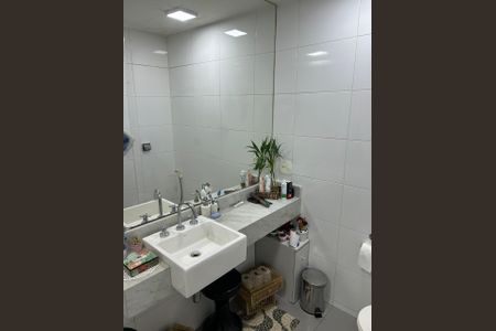 Apartamento à venda com 92m², 2 quartos e 1 vaga Apartamento à venda com 92m², 2 quartos e 1 vagaBanheiro da Suíte 1