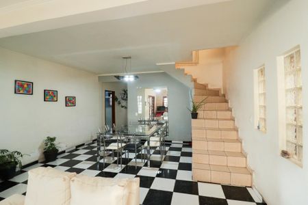 Casa à venda com 300m², 4 quartos e 3 vagasSala