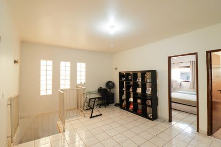 Casa à venda com 300m², 4 quartos e 3 vagasCorredor hall