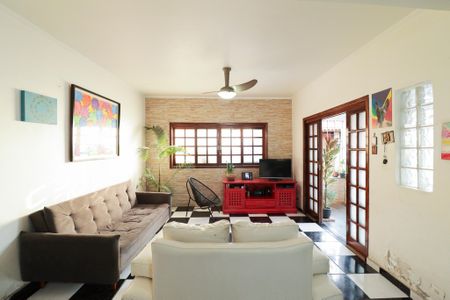 Casa à venda com 300m², 4 quartos e 3 vagasSala