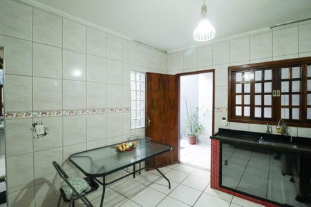 Casa à venda com 300m², 4 quartos e 3 vagasCozinha