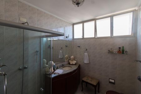 Apartamento à venda com 571m², 4 quartos e 2 vagasBanheiro da Suíte 1