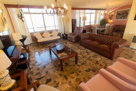 Sala de TV de apartamento à venda com 4 quartos, 571m² em Bosque, Campinas