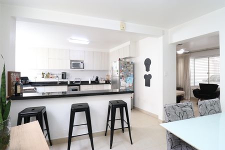 Casa à venda com 105m², 2 quartos e 2 vagasCozinha