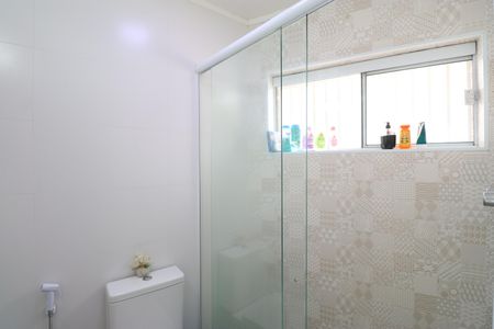 Casa à venda com 105m², 2 quartos e 2 vagasBanheiro da Suíte 2