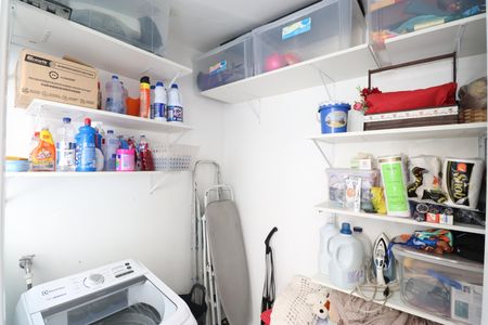 Casa à venda com 105m², 2 quartos e 2 vagasQuarto de Serviço