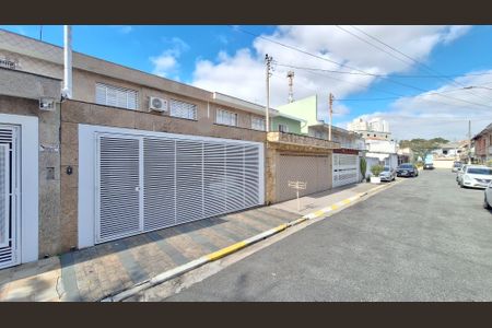 Casa à venda com 105m², 2 quartos e 2 vagasFachada