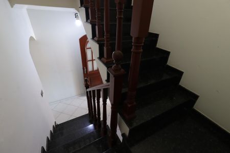 Casa à venda com 240m², 3 quartos e 4 vagasEscada