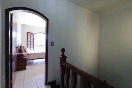 Casa à venda com 240m², 3 quartos e 4 vagasCorredor piso superior