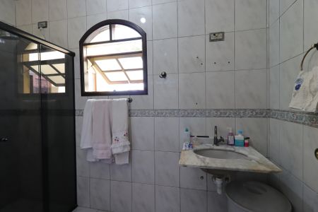 Casa à venda com 240m², 3 quartos e 4 vagasBanheiro Social