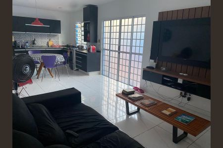 Sala de casa à venda com 2 quartos, 120m² em Taquara, Rio de Janeiro
