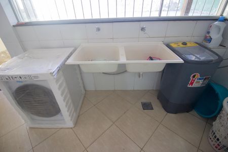 Área de Serviço de casa à venda com 4 quartos, 255m² em Tropical, Contagem