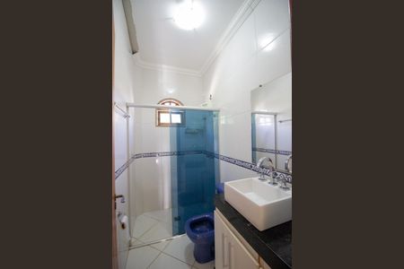 Casa à venda com 255m², 4 quartos e 7 vagasBanheiro Social