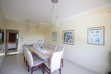 Casa à venda com 255m², 4 quartos e 7 vagasCopa